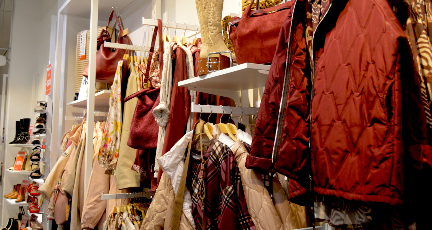 Moda para mujer y hombre en Segorbe. Ropa, calzado, complementos, ropa deportiva, pijamas, bolsos, cinturones, bufandas, sombreros y ropa de baño