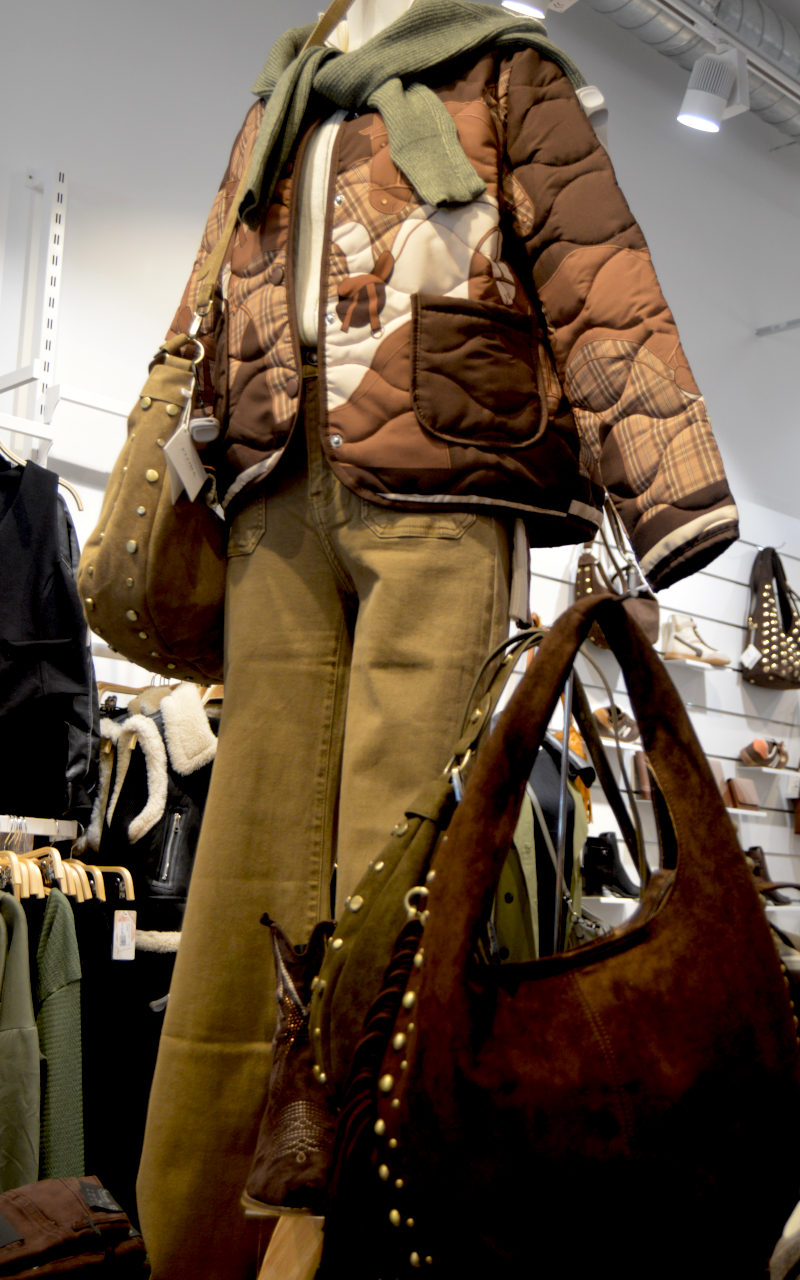 Moda para mujer y hombre en Segorbe. Ropa, calzado, complementos, ropa deportiva, pijamas, bolsos, cinturones, bufandas, sombreros y ropa de baño