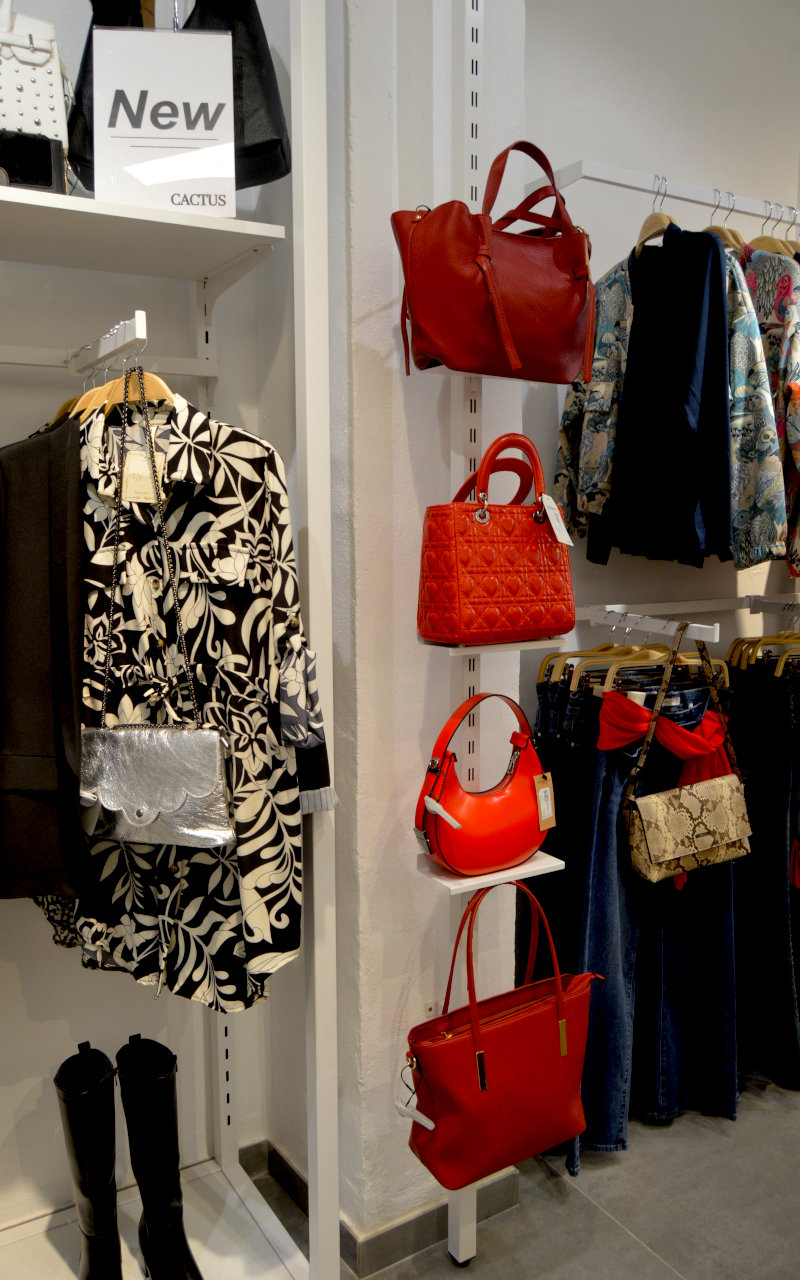 Moda para mujer y hombre en Segorbe. Ropa, calzado, complementos, ropa deportiva, pijamas, bolsos, cinturones, bufandas, sombreros y ropa de baño