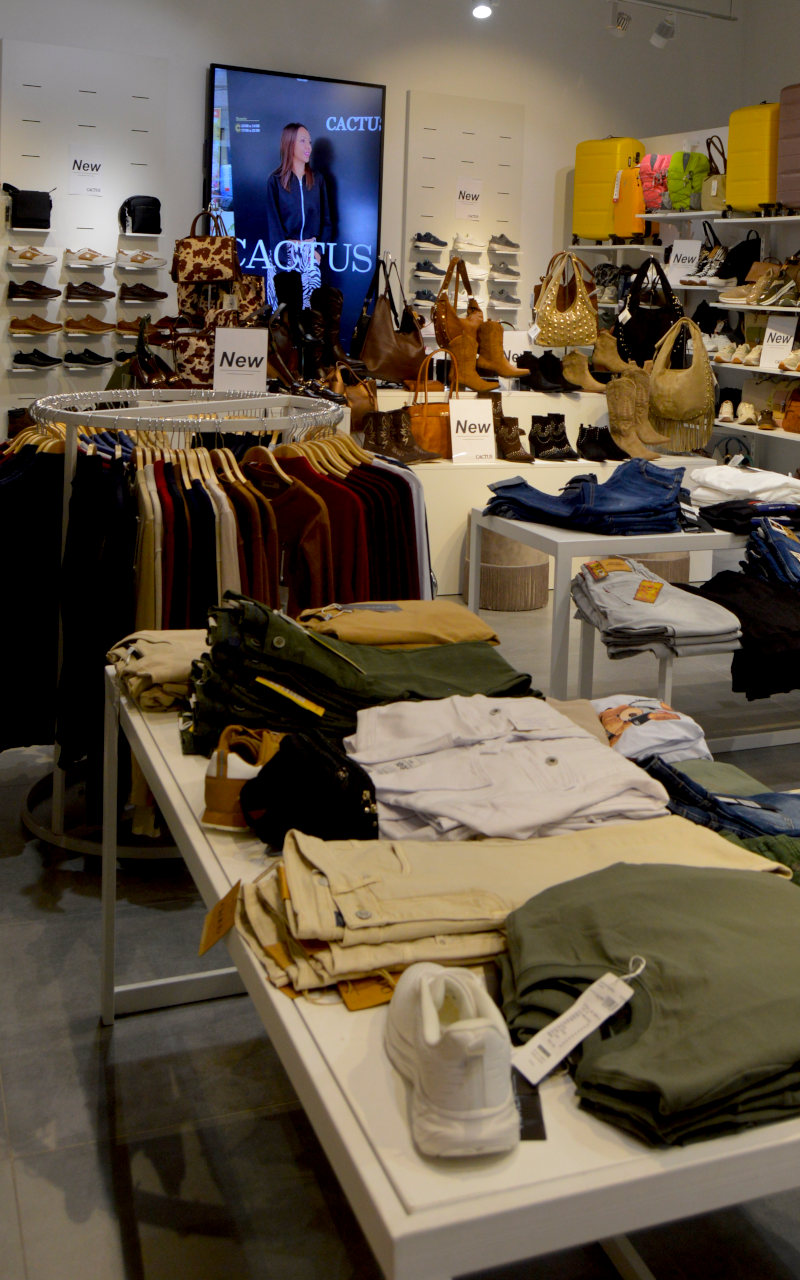 Moda para mujer y hombre en Segorbe. Ropa, calzado, complementos, ropa deportiva, pijamas, bolsos, cinturones, bufandas, sombreros y ropa de baño